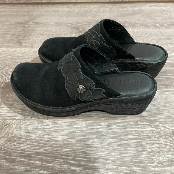 BORN Pattina Black Suede Clogs Leather Leaf Detail 7 - Picture 5 of 16